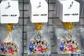 アクリルキーホルダー 1,320円
