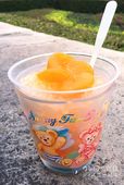 「ダッフィーのサニーファン」スーベニアカップとシェイブアイス(みかん)