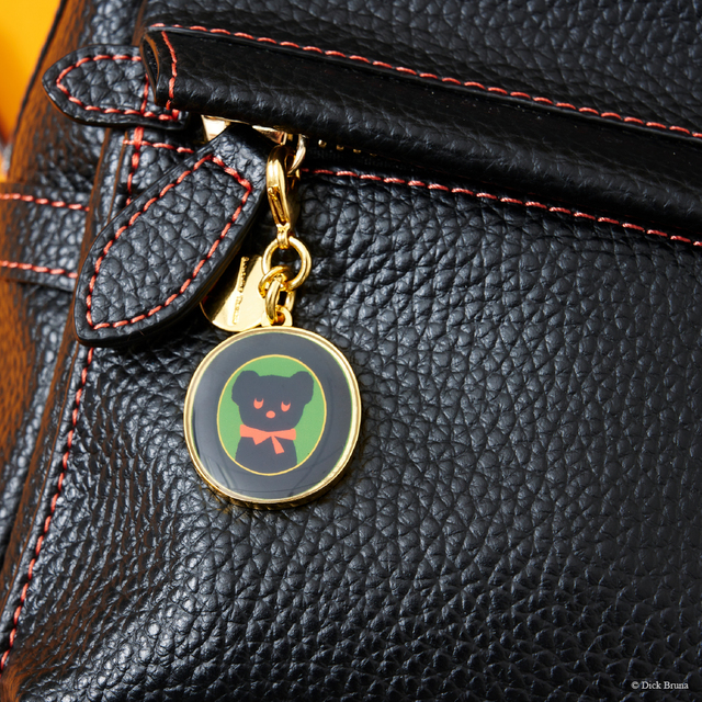 ブラック・ベアが入った取り外し可能なファスナーチャーム