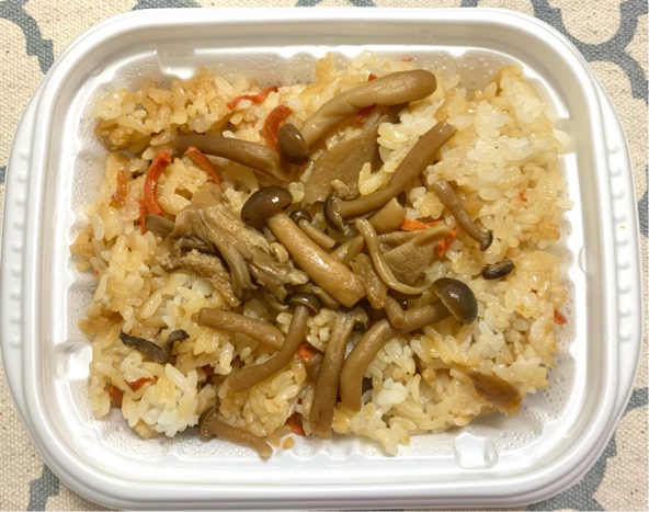 「きのこごはん（単品）」（330円）