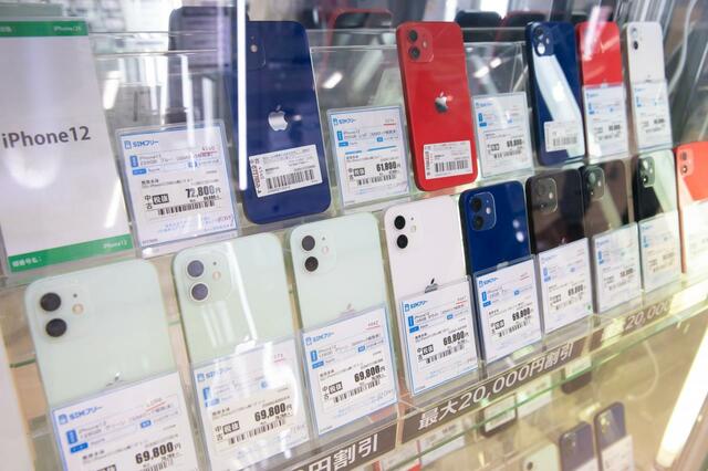 「ゲオモバイル池袋北口店」の店内