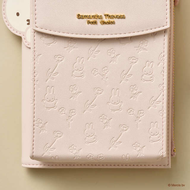 【サマンサタバサプチチョイス×ミッフィー】フロント部分はスマホやリップなどを入れられるスナップボタンポケット