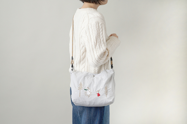 肩掛けでも持てる