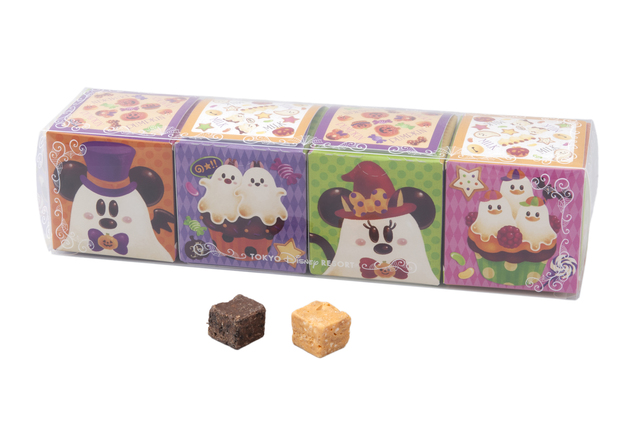 キュービックチョコレートクランチ 1,400円｜1個のサイズ：縦約7.5×横約7.5cm 内容量：32個[ミルク16個（8個入り×2箱）、パンプキン16個（8個入り×2箱）]｜東京ディズニーランド／東京ディズニーシー「ディズニー・ハロウィーン」2018