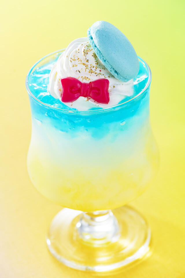 （2025年4月1日～5月15日）シェフ・ミッキー　ディズニー・パルパルーザ“ドナルドのクワッキー・ダック！ダック！ダックシティ”スペシャルドリンク