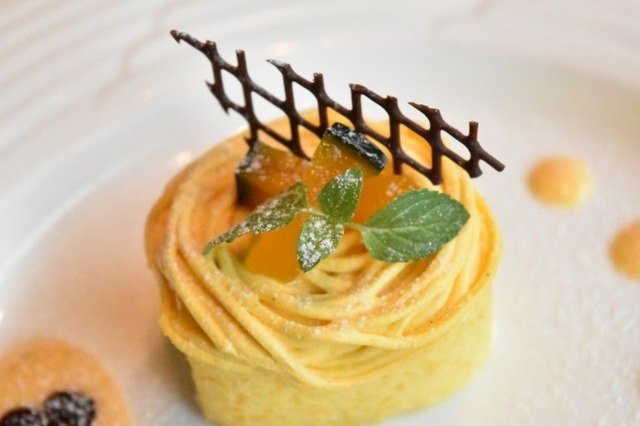 本日のデザートはカボチャのモンブラン風