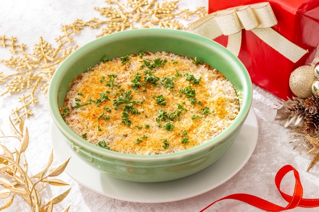 「キドニービーンズと茸のベイクドシチュー」＜期間：2025年11月6日～12月25日＞【【ヒルトン名古屋】ホリデーシーズンの食の旅が楽しめるランチ＆ディナービュッフェ「ワールド・クリスマス・ビュッフェ ～五感を満たす美食の旅～」開催】