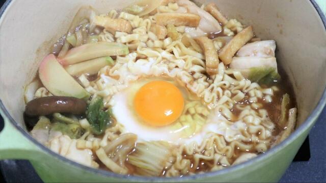 【寿がきや 袋めんでみそ煮込みうどん鍋】〆はノンフライのうどん