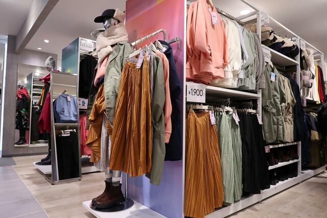 「Workman Colors」イグジットメルサ銀座店/レディースウエア