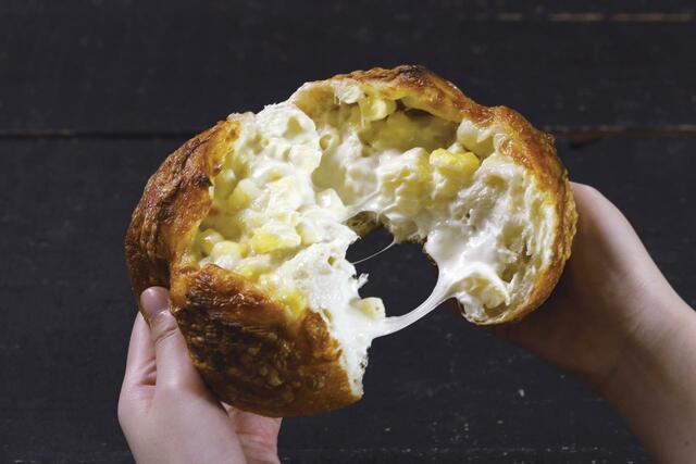 のび～るとろりんチーズフランス