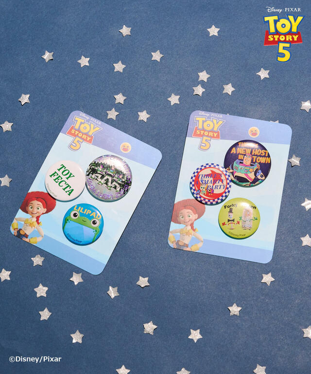 「AMERICAN HOLIC（アメリカンホリック）」【TOY STORY 5】3P缶バッジセット(¥1,980)