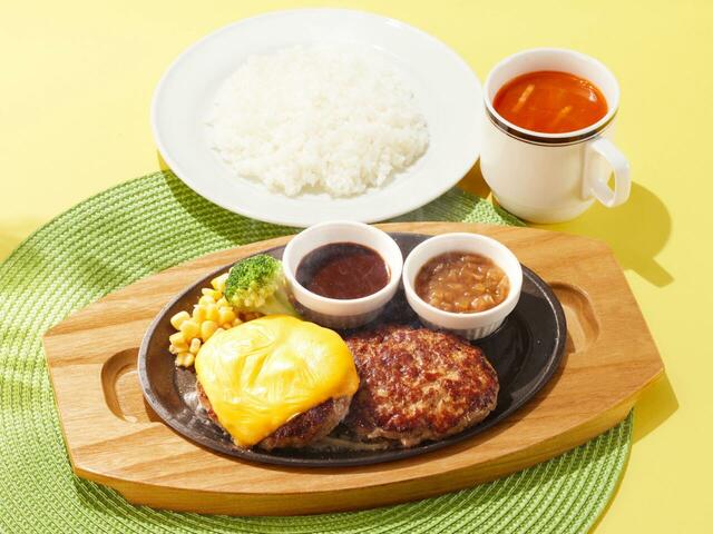 「ココスのハンバーグダブルランチ」<価格:990円(税込1,089円)>【【ココス】お得な平日ランチに爽やかな「レモンクリームパスタ」が登場!エスニックな「ガパオライス」も夏にピッタリ!】