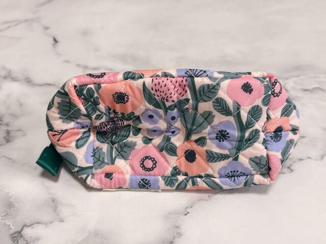 マチがたっぷりあるので、収納力抜群！