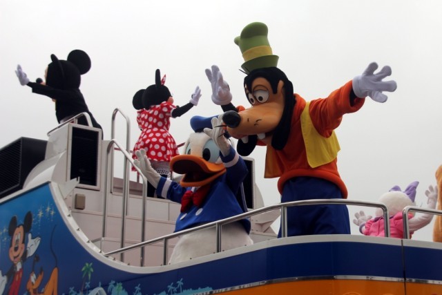 ドナルドダック グーフィー – “東京ディズニーリゾート”スペシャルパレード 静岡県御殿場市