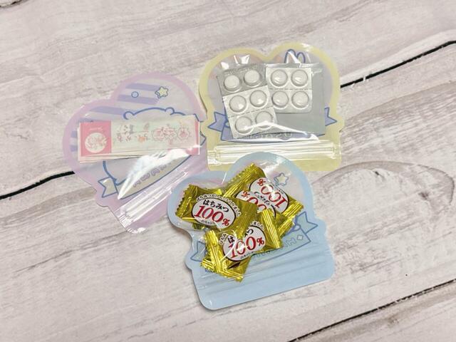 【ちいかわ DAISO限定デザイン】「ダイカットフィルムチャック袋」背面はクリア仕様なので、中身がひと目でわかるのも便利なポイント！