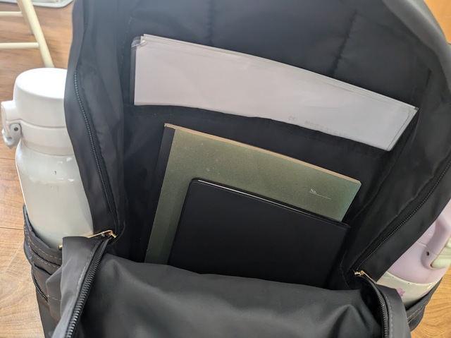 【coca ママリュック】A4サイズもすっぽり入る内ポケットが便利!