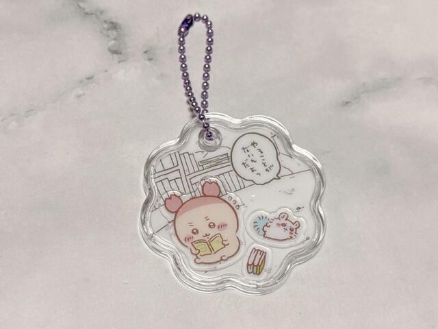 「8．古本屋」が登場！本を読む蟹ちゃんはもちろん、だるそうに横になるモモンガもかわいい♪