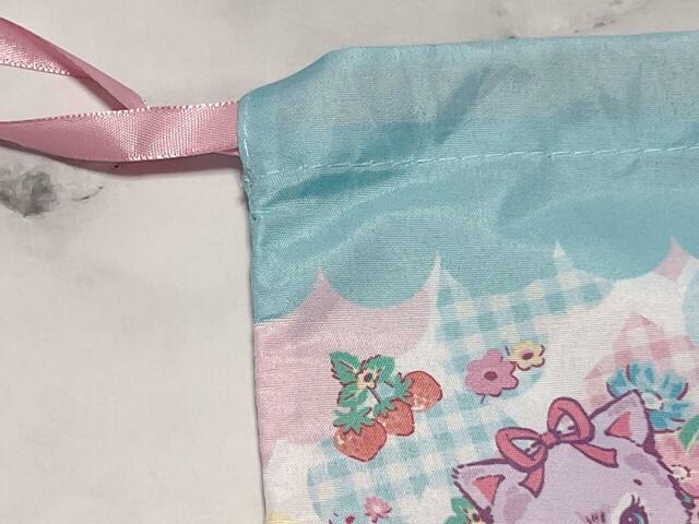 素材はポリエステル