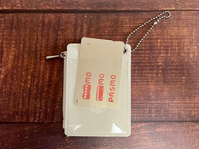 【sweet（スウィート）4月号増刊：付録はmiffy（ミッフィー）のトートバッグ＆パスケース】背面には交通系ICカードを入れるのがおすすめ