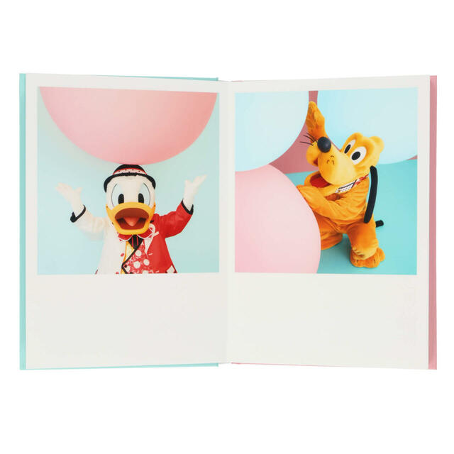 写真集 5,800円|東京ディズニーリゾート「イマジニング・ザ・マジック」グッズ第2弾|販売店舗:東京ディズニーランド「グランドエンポーリアム」、東京ディズニーシー「エンポーリオ」|発売日:2025年2月13日(木)