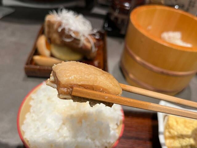 【土鍋ご飯いくしか】脂がぎゅっと引き締まった豚の角煮