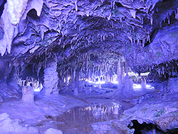 【『じゃらん』地底で出合える異世界絶景ランキング】7位：飛騨大鍾乳洞【岐阜県】