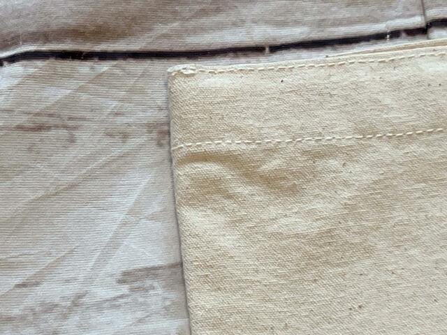 アイボリーのコットンキャンバス生地