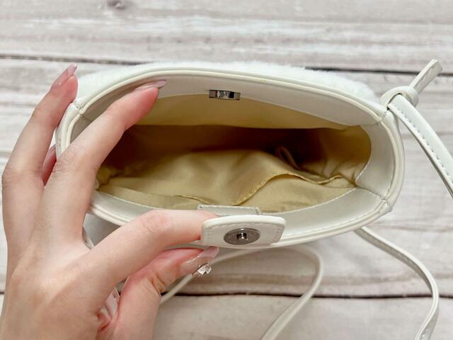 内側はこんな感じ！【GU（ジーユー）ショルダーポーチ Chiikawa】