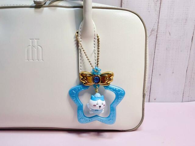 バッグなどに付けるとアクセントになってくれます♪