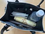 【ハローキティ チャーム付きスクエア2WAYバッグ】普段のおでかけに必要な荷物を全部入れてもまだ余裕あり!