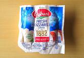 【ガルバーニ フレッシュモッツァレラチーズ 907g 1788円】棒状のモッツァレラチーズが2本セットに