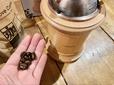 【HARIO　ウッドコーヒーミル】コーヒー4杯分(40g)の豆が挽ける大容量！