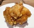 「くらふと」のからあげ「もも・醤油」（1個・130円）