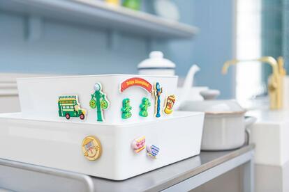 ディズニーリゾート　缶バッジ40枚 ディズニーリゾート 缶バッジ40枚 - メルカリ