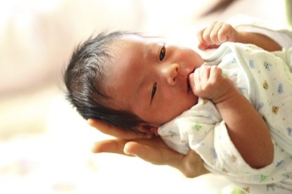 指しゃぶり 爪を噛む癖は心配しなくていい 最新の研究でわかった意外なメリット 1 2 ハピママ