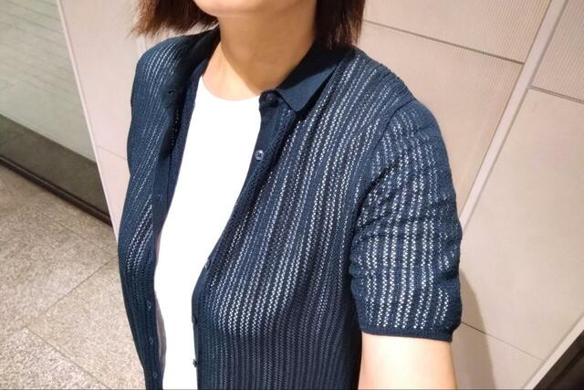 【ユニクロ レースニットワンピース】インナーに白Tを合わせるとレースがより際立ちます