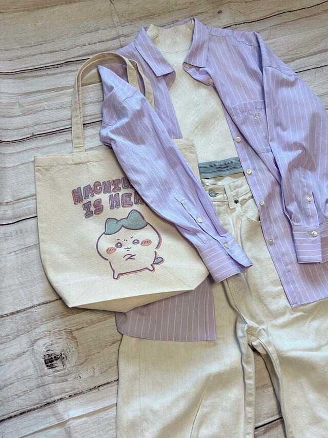 シャツ＆デニムのカジュアルコーデに合わせるとアクセントになってGood！