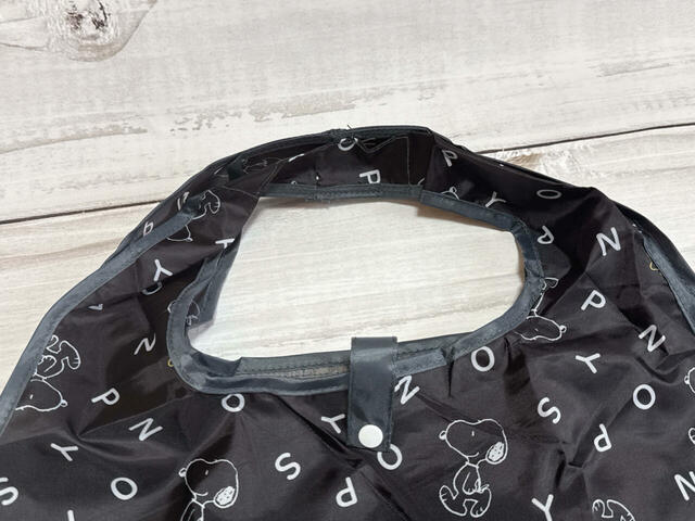 持ち手の長さは（約）47cm。肩がけがラクラクできる長め設計◎