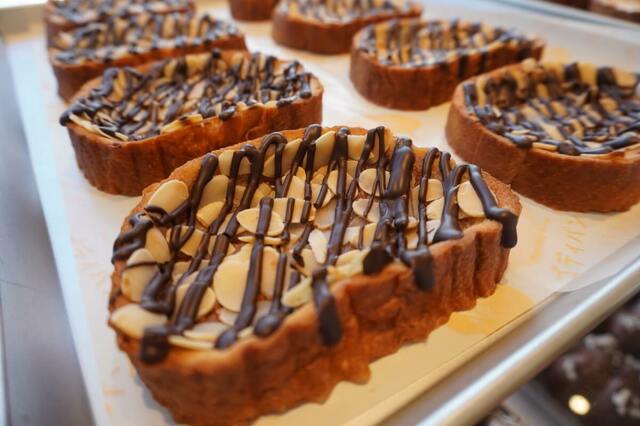 【GODIVA Bakery ゴディパン 本店】「ラウンド食パン ボストック風（プレーン）」432円