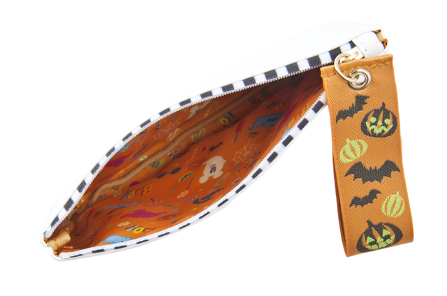 ポーチ 1,700円｜縦約14×横約17.5cm｜東京ディズニーリゾート「ディズニー・ハロウィーン」2019 スペシャルグッズ｜販売店舗：東京ディズニーランド「グランドエンポーリアム」、東京ディズニーシー「エンポーリオ」
