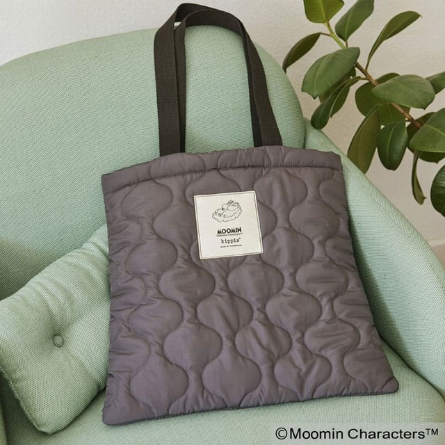 【『ムーミン×kippis たっぷり入る! ふわ軽キルティングトートバッグ BOOK』（宝島社）】フラットでソリッドなトートバッグ