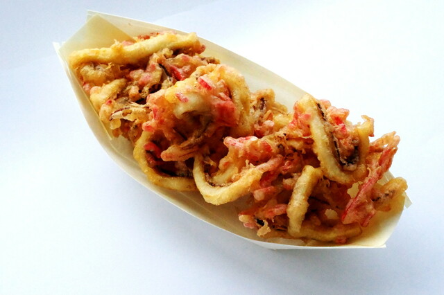「イカと紅しょうがのかき揚げ」1盛 300円(税込)