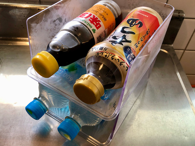 【ニトリ　積み重ねできるペットボトルホルダー】大きいボトルタイプの調味料も収納できちゃいます