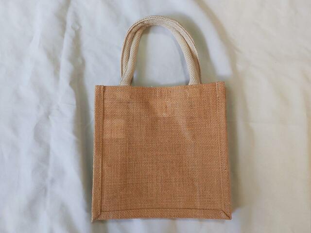 裏面はシンプルな無地【ニトリ デコホーム商品】ジュートバッグ(スヌーピー JC02)商品コード 5860804:価格1,290円(税込)