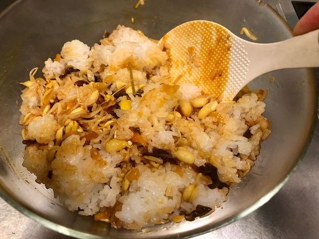 【カルディコーヒー　ビビンバの素】ご飯とビビンバの素を混ぜるだけで出来上がり