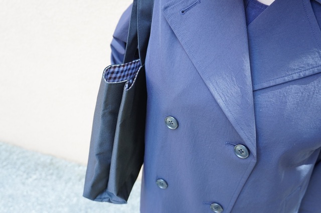 【『GLOW（グロー）4月号』付録「Aquascutum（アクアスキュータム）」トートバッグ】ちらりと除くクラブチェックがおしゃれ