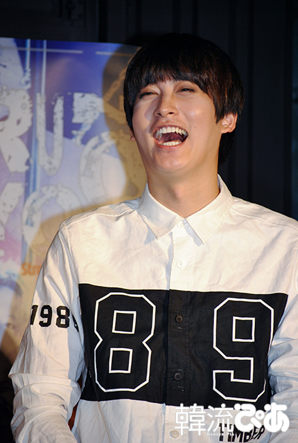 大笑いのジェヒョ(Block B) / 『RUN TO YOU～Street Life～』会見