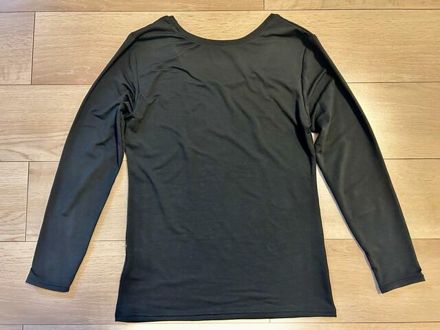 ワークマン×ファンケル保湿成分配合肌着/Rich Moist Veil 8分袖クルーネックT 1,500円(税込)　後ろ側から