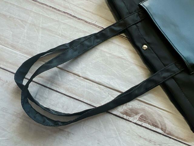 持ち手は長めなので肩がけがラクラクできます