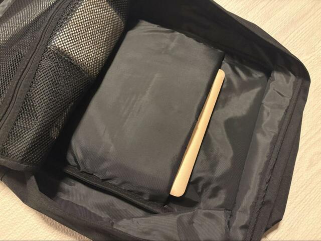 【ワークマン/コーデュラ(R)カジュアルデイバッグ】背面ポケットにはクッション性があり、精密機器もしっかり守ってくれる安心設計です